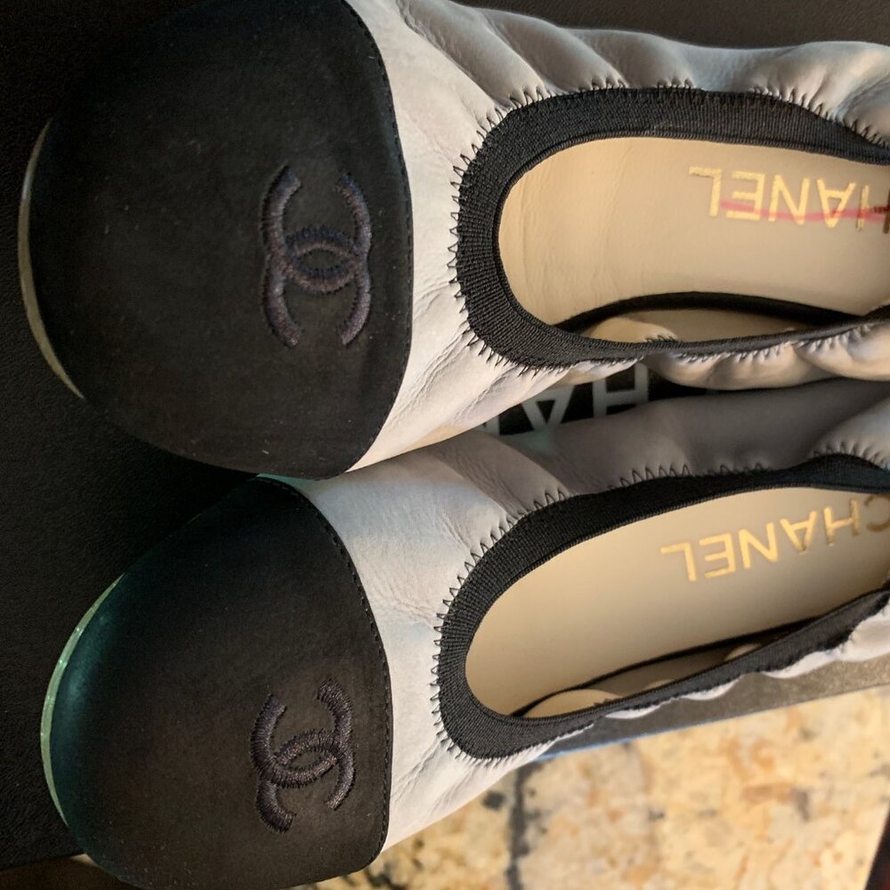 Chanel Flats Gray and Black - Picture 7 of 7
